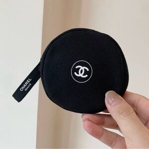 CHANEL Beauty Black Round Key/coin purse